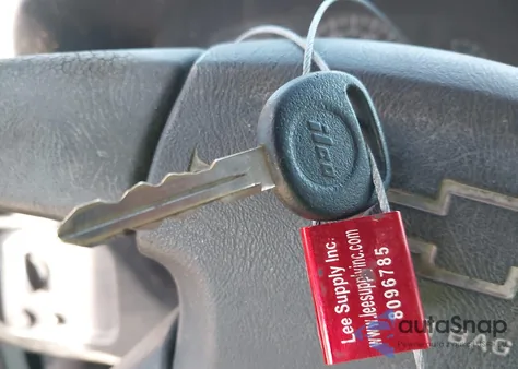 2006 Chevrolet Express Work Van из США, поврежденный, VIN 1GCFG15X161178326